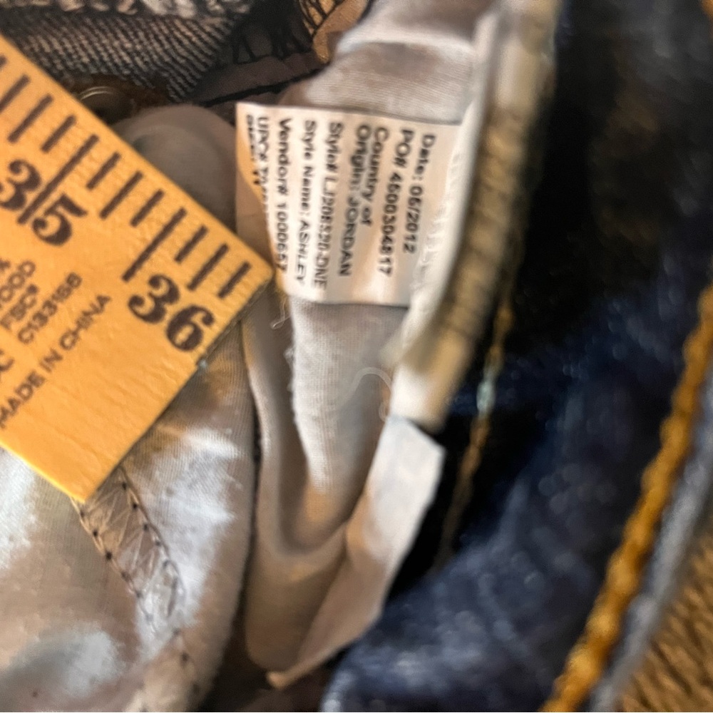 11 Short l.e.i. ashley Lowrise Boot Jeans - Blue - Picture 14 of 15